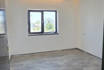 Casă cu 4 camere decomandat cu Teren 400 Mp în Domnești