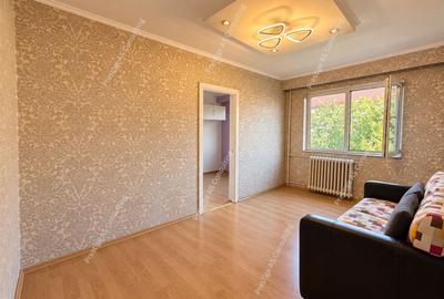 Apartament cu 3 camere semidecomandat în Șagului