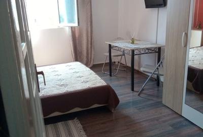 Garsonieră decomandată în Central - 1