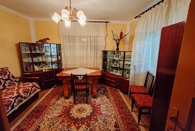 Casă individuală cu 6 camere cu Teren 900 Mp în Șercăița