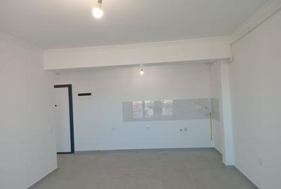 Apartament cu 3 camere decomandat în Energia - 6
