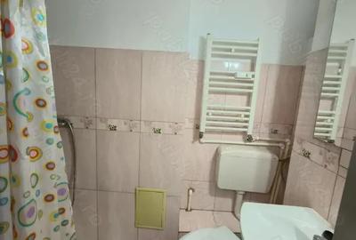 Garsonieră semidecomandată în Apărătorii Patriei