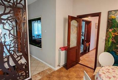 Casă cu 5 camere cu Teren 426 Mp în Tătărași