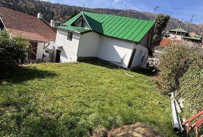 Casă cu 4 camere în Furnica