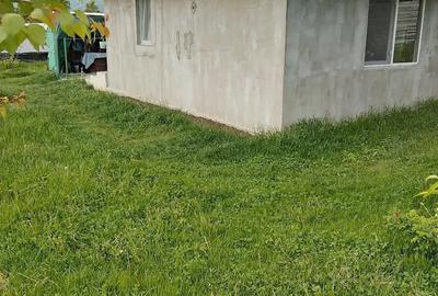 Casă cu 2 camere cu Teren 514 Mp în Leorda - 1