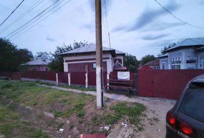 Casă cu 6 camere cu Teren 1800 Mp în Fântânele