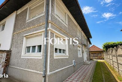 Casă cu 5 camere cu Teren 700 Mp în Central - 2