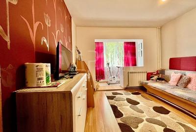 Apartament cu 2 camere decomandat în Plopilor - 1