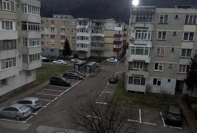 Garsonieră decomandată în Precista