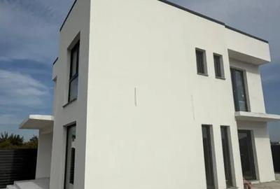 Casă cu 4 camere cu Teren 450 Mp în Central