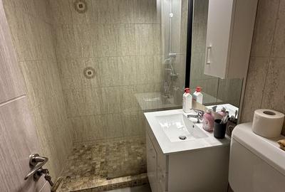 Apartament cu 2 camere decomandat în Baba Novac
