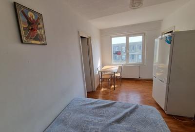 Apartament cu 2 camere nedecomandat, mobilat în Milcov