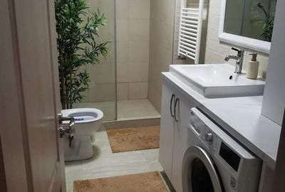 Casă cu 4 camere cu Teren 50 Mp în Central