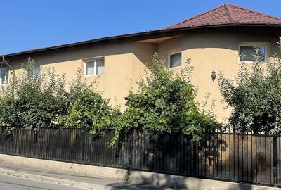 Casă cu 4 camere în Central