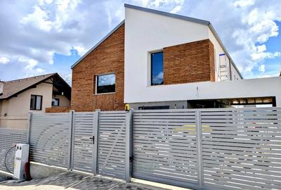 Casă cu Teren 325 Mp în Central