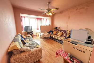 Apartament cu 3 camere decomandat în Complex Studențesc