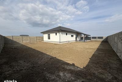 Casă cu 4 camere cu Teren 580 Mp în Sânmihaiu Român