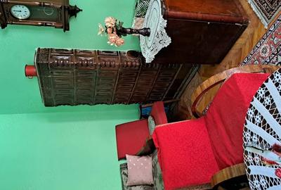 Casă cu 3 camere cu Teren 479 Mp în Central