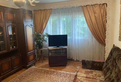 Apartament cu 3 camere decomandat, mobilat în Ultracentral