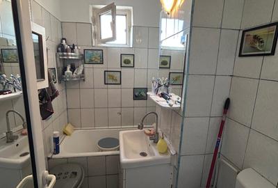 Apartament cu 3 camere decomandat în Viziru 3 - 5