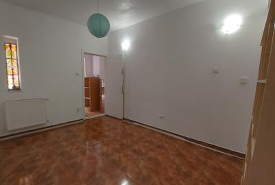 Casă cu 5 camere cu Canalizare în Tineretului - 19