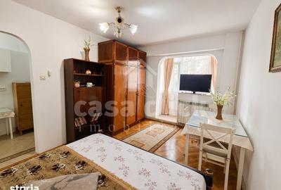Garsonieră decomandată în Micro 16 - 9