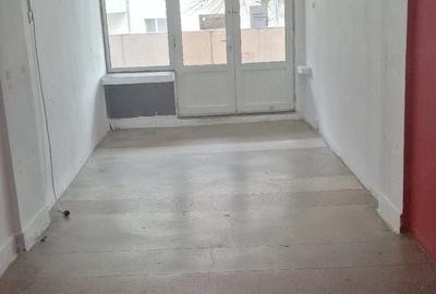 Spațiu comercial, de 25 mp, în Central - 3