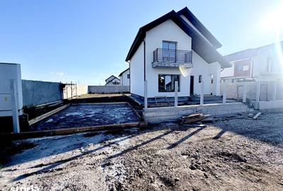 Casă cu 4 camere cu Teren 530 Mp în Glina - 2