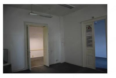 Casă cu 9 camere cu Teren 170 Mp în Timpuri Noi