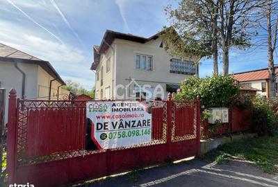 Casă cu 4 camere decomandat în Sud