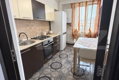 Apartament cu 2 camere decomandat, mobilat în Central