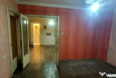 Apartament cu 3 camere decomandat în Unirii
