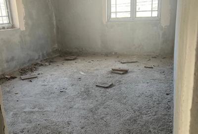 Casă cu Teren 202 Mp în Intim