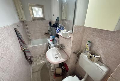 Apartament cu 2 camere semidecomandat, mobilat în Km 4-5 - 6