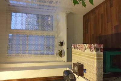 Apartament cu 2 camere decomandat în Titan