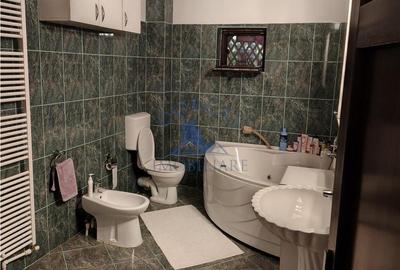 Casă cu 9 camere cu Teren 741 Mp în Central - 17