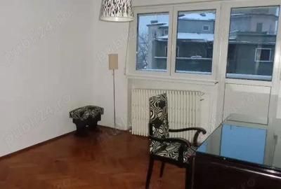 Apartament cu 4 camere, cu o suprafa?a utila de 105 m2, situat intre Pia?a Romana ?i Calea Victoriei - 9