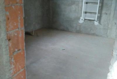 Casă cu Teren 1093 Mp în Central - 6