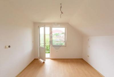 Casă cu 5 camere cu Teren 378 Mp în Purcăreni - 15