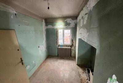 2 garsoniere adiacente la rosu pe Calea Grivitei, etaj 4 - 9