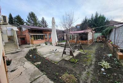 Apartament cu 3 camere semidecomandat în Favorit - 1