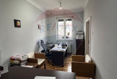 Apartament cu 3 camere decomandat, mobilat în Central - 7