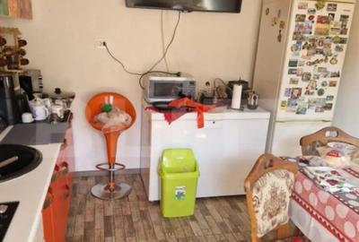 Casă cu 3 camere cu Teren 2000 Mp în Central - 1