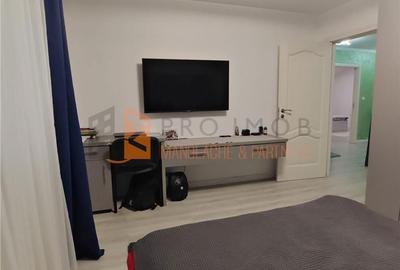 Casă cu 6 camere decomandat cu Canalizare în Micro 5 - 5