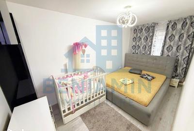 Apartament cu 3 camere semidecomandat în Craiovița Nouă - 3