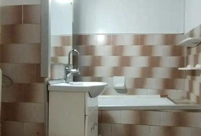 Apartament 3 camere, decomandat, etj 1; Micro 11; Certif. perf. energ.clasa A Pret negociabil. - 8