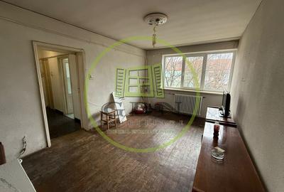 Apartament cu 3 camere decomandat în Rovine - 2