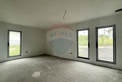 Casă individuală cu 6 camere cu Teren 892 Mp în Est - 8