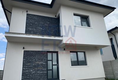 Casă individuală cu 4 camere cu Canalizare în Exterior Est