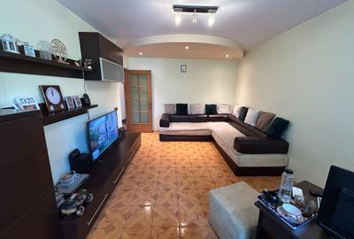 Diham 3 Camere 72 Mp Decomandat Bloc 1982